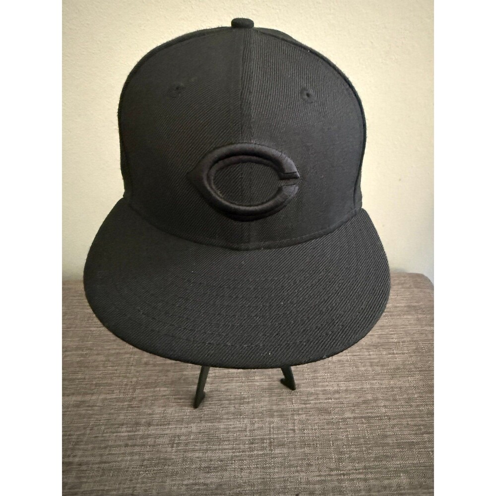 Men’s New Era 59Fifty Black Out Cincinnati Reds Fitted Hat size 7 1/4